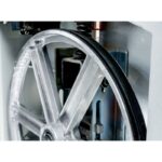 Tračna žaga Metabo BAS 318 Precision DNB z LED osvetlitvijo, dvema hitrostma in robustno konstrukcijo – idealna za natančno obdelavo lesa.