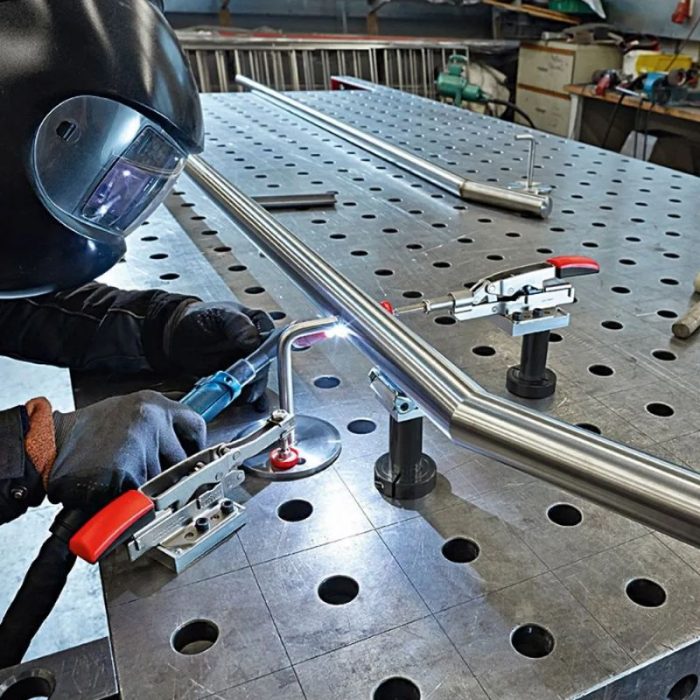 Adapter-za-svore-za-MDF-mizo-TWA‑STC-s-16mm-luknjami-BESSEY