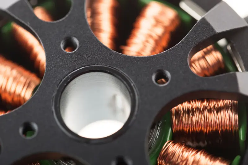 Kaj pomeni brezkrtačni oz. brushless motor pri orodju?