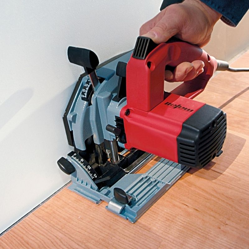 Mafell KSS 300 prenosni cross-cutting system za natančne prečne in potopne reze.