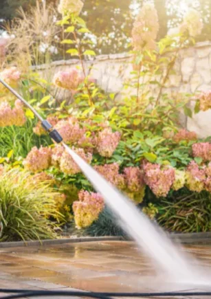 Kateri visokotlačni čistilec izbrati za avto, teraso ali čiščenje okoli hiše?